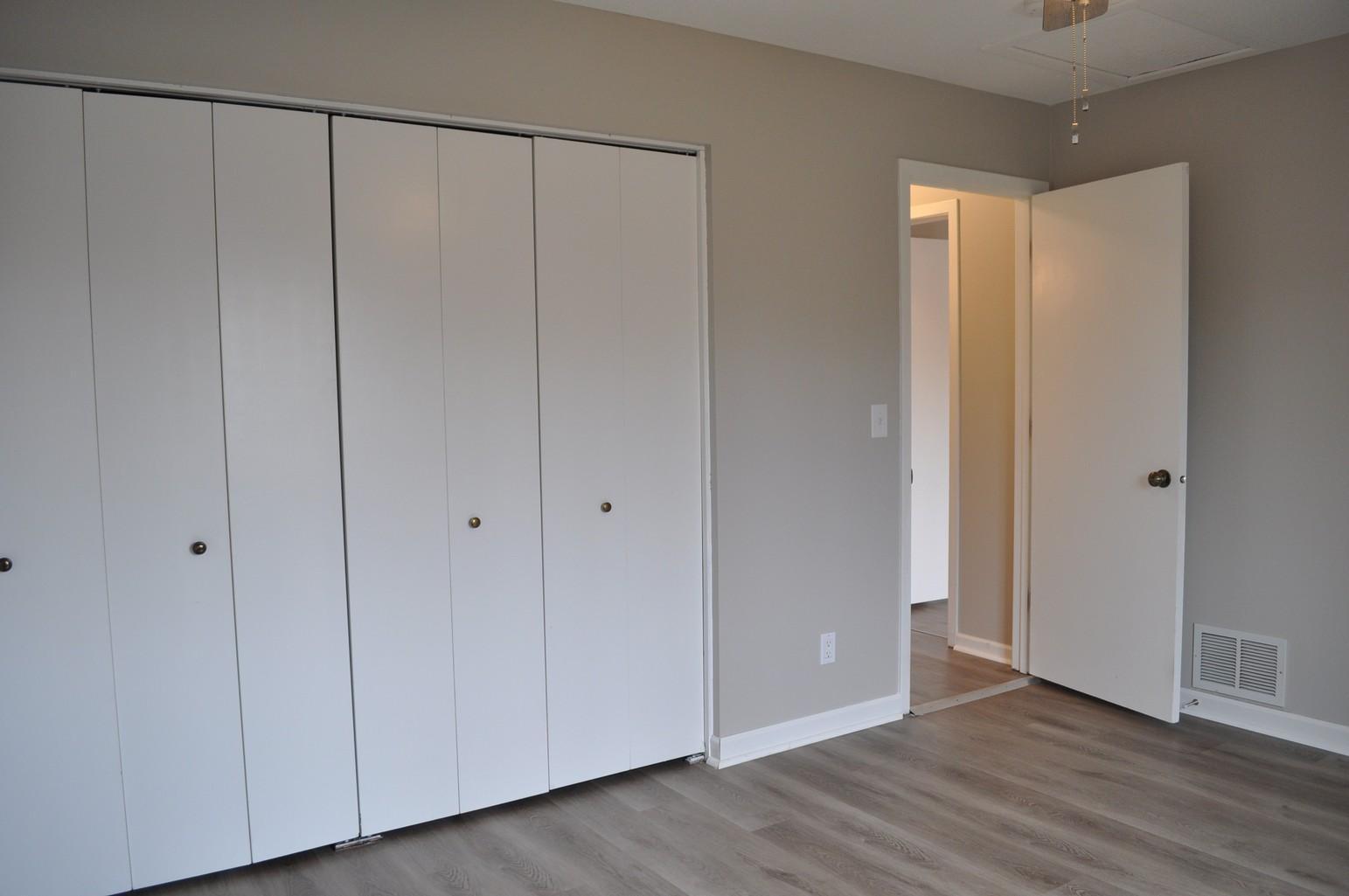 4668 Penkwe Way Eagan, MN 55122 - Photo 14 of 34