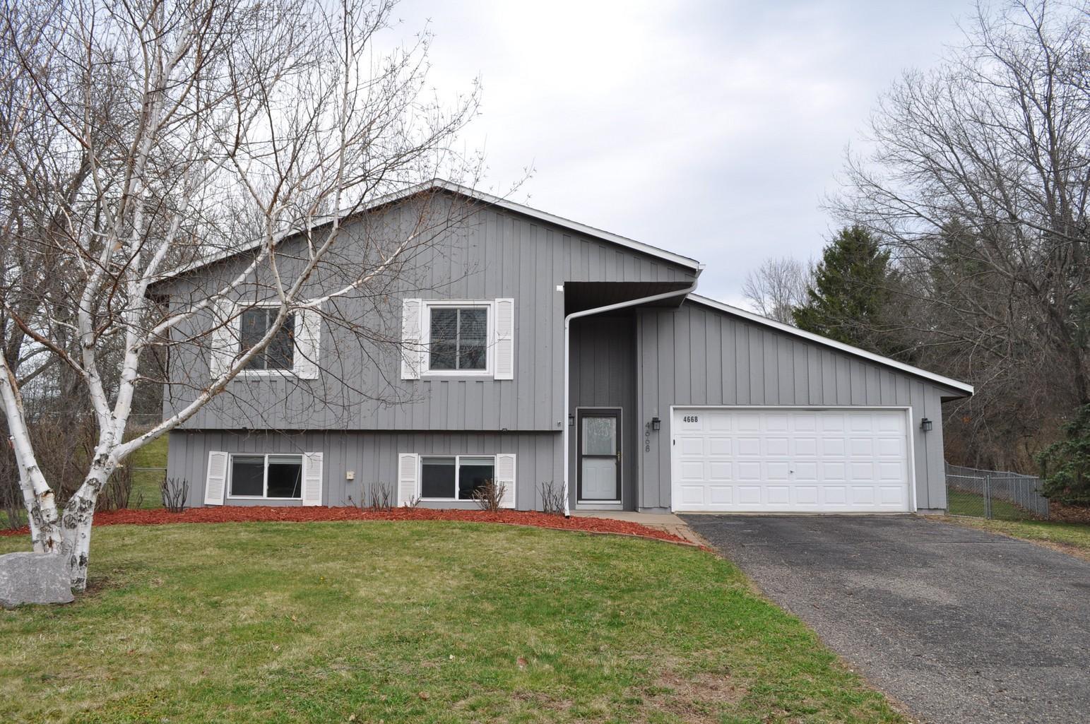 4668 Penkwe Way Eagan, MN 55122 - Photo 2 of 34