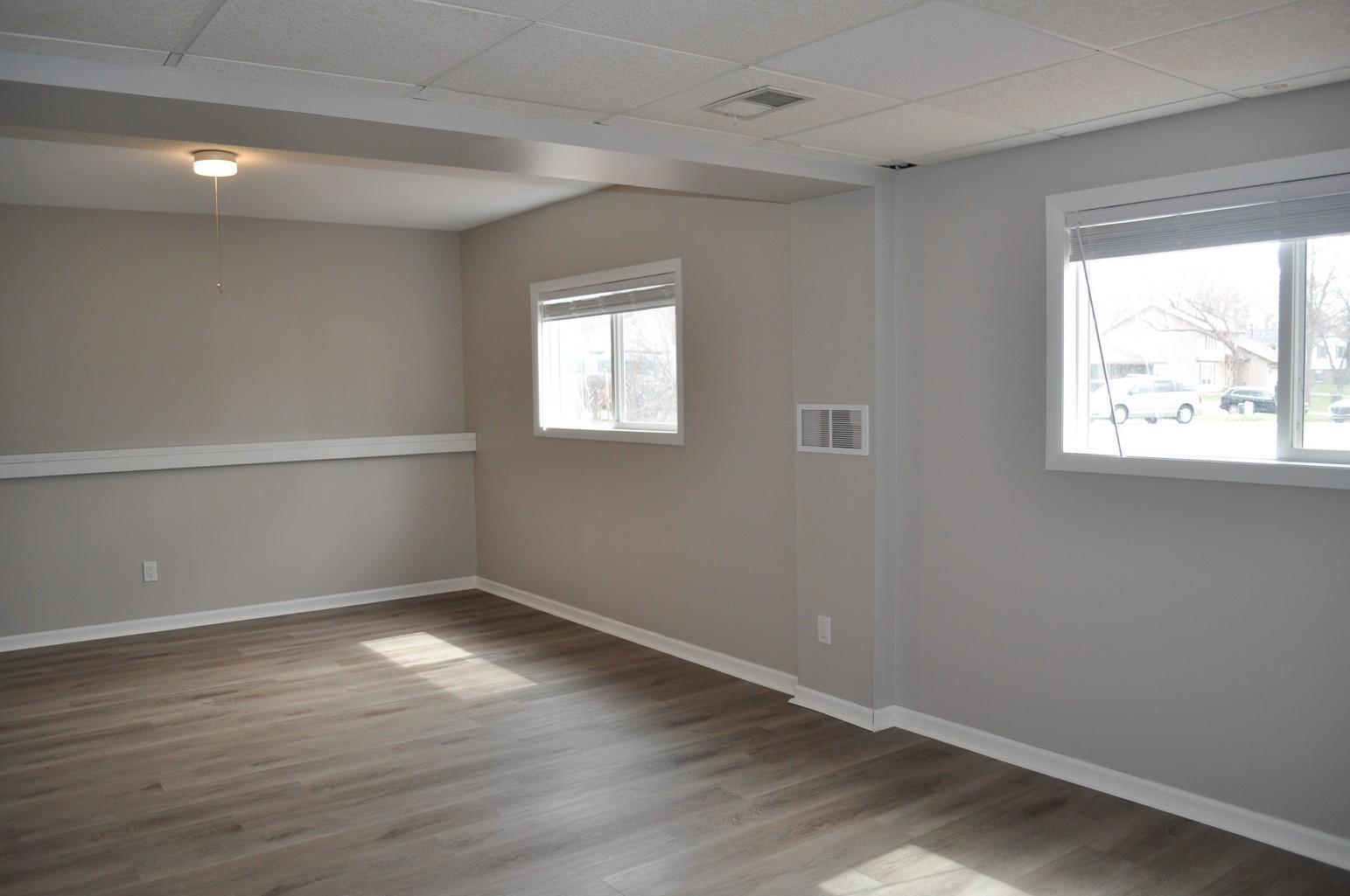 4668 Penkwe Way Eagan, MN 55122 - Photo 22 of 34