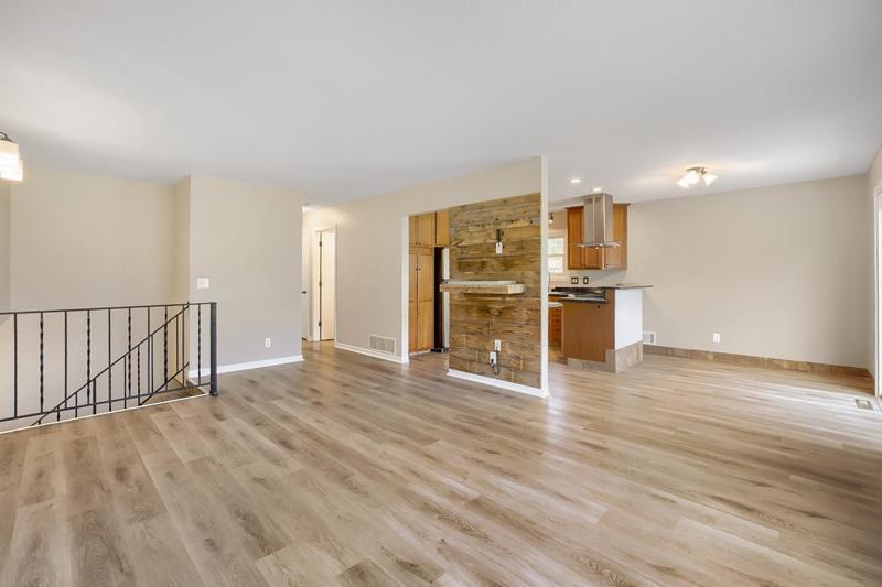 4668 Penkwe Way Eagan, MN 55122 - Photo 5 of 31