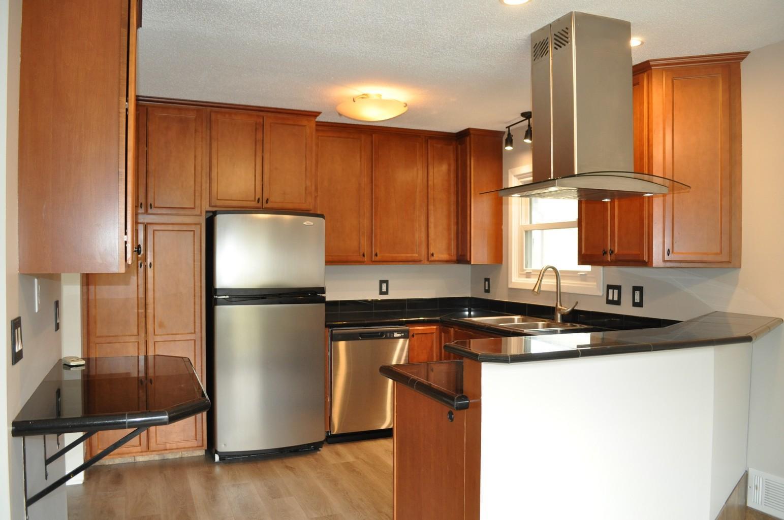 4668 Penkwe Way Eagan, MN 55122 - Photo 6 of 34