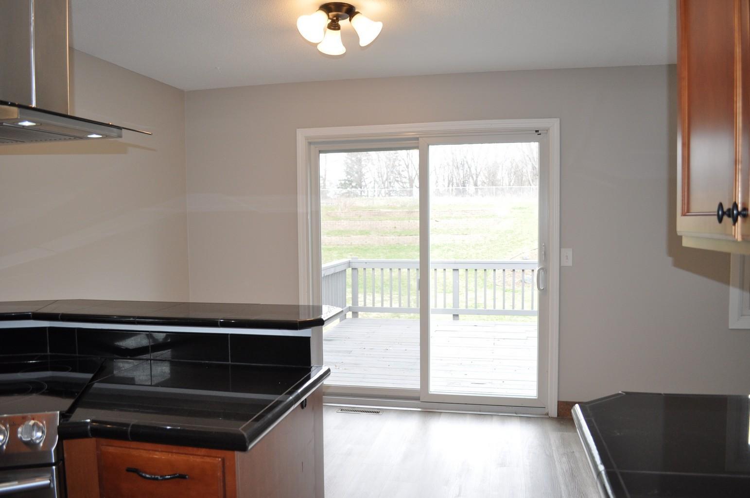 4668 Penkwe Way Eagan, MN 55122 - Photo 7 of 34