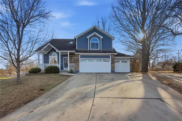 $370,000 | 2401 Northeast Springbrook Street, Blue Springs, MO 64014