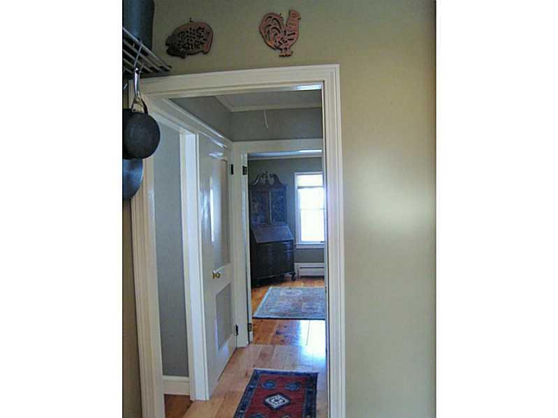 261 Main Street Cumberland Center, ME 04021 - Photo 14 of 34 Hallway.