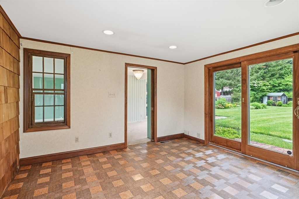 47 Fenway Drive Springfield, MA 01119 - Photo 13 of 42