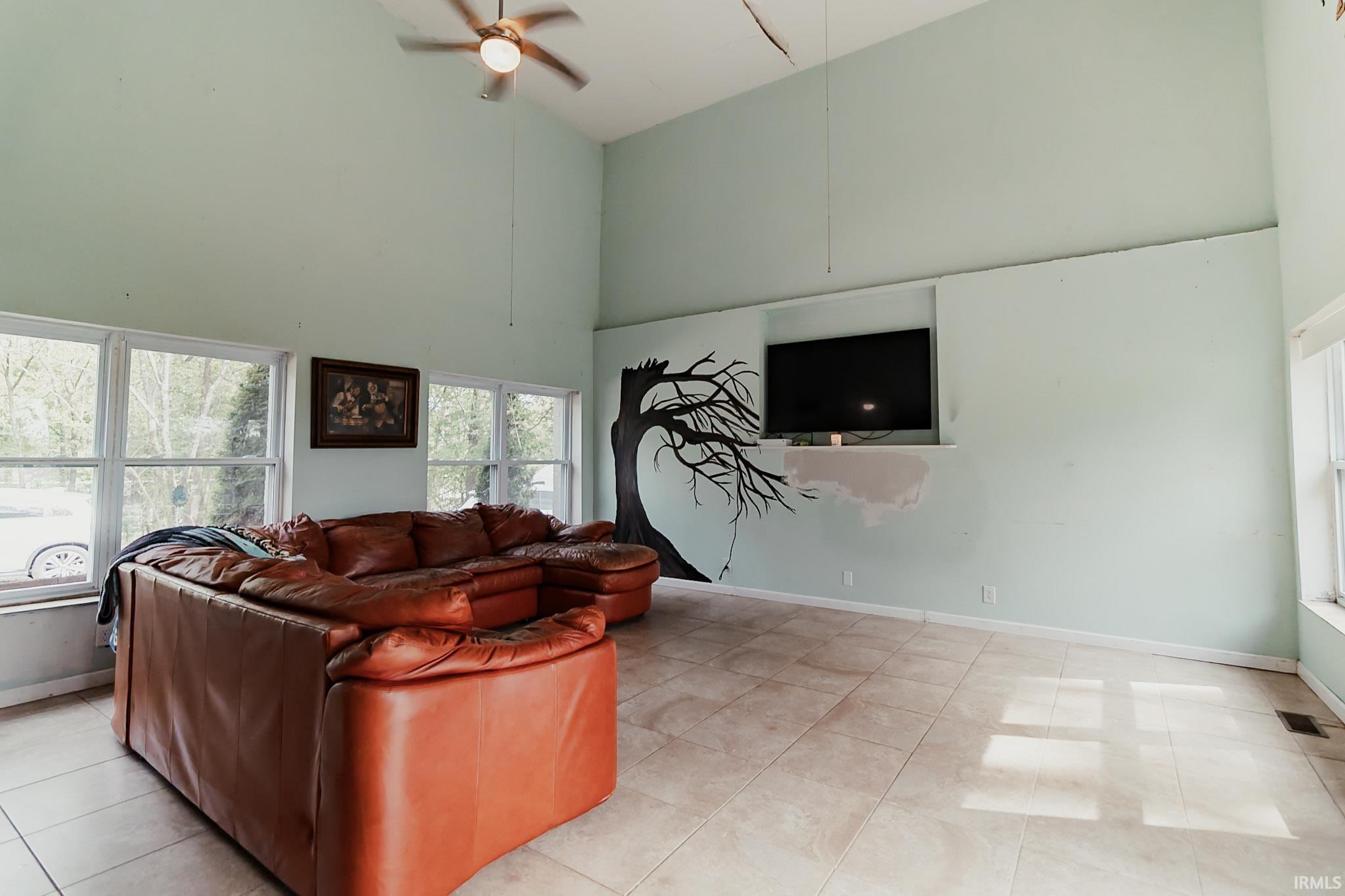 3101 Kuebler Road Evansville, IN 47720 - Photo 5 of 32