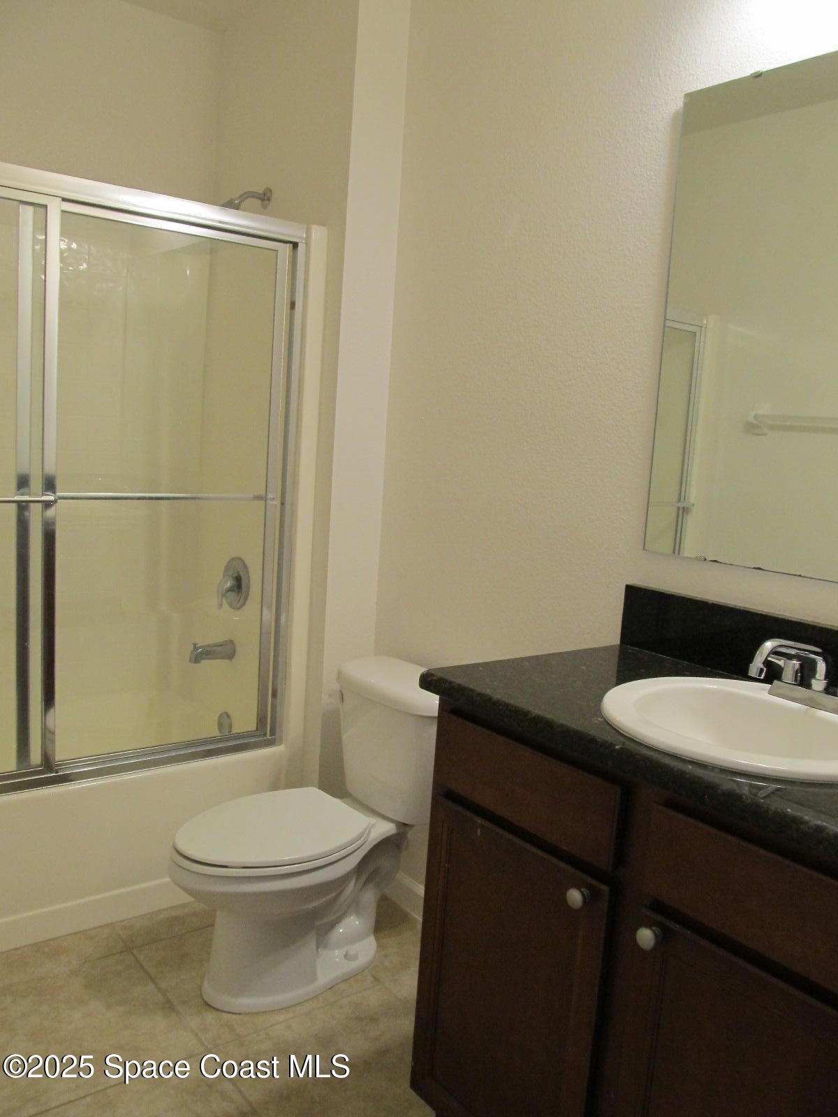 2002 Elkins Point Melbourne, FL 32935 - Photo 18 of 25 Guest Bath