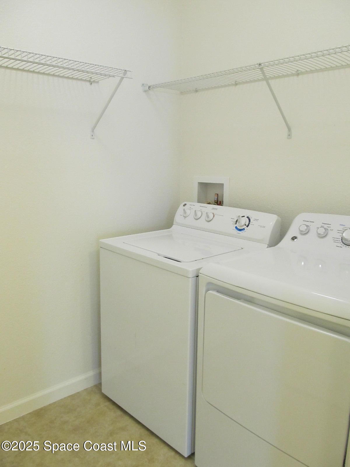 2002 Elkins Point Melbourne, FL 32935 - Photo 21 of 25 Laundry
