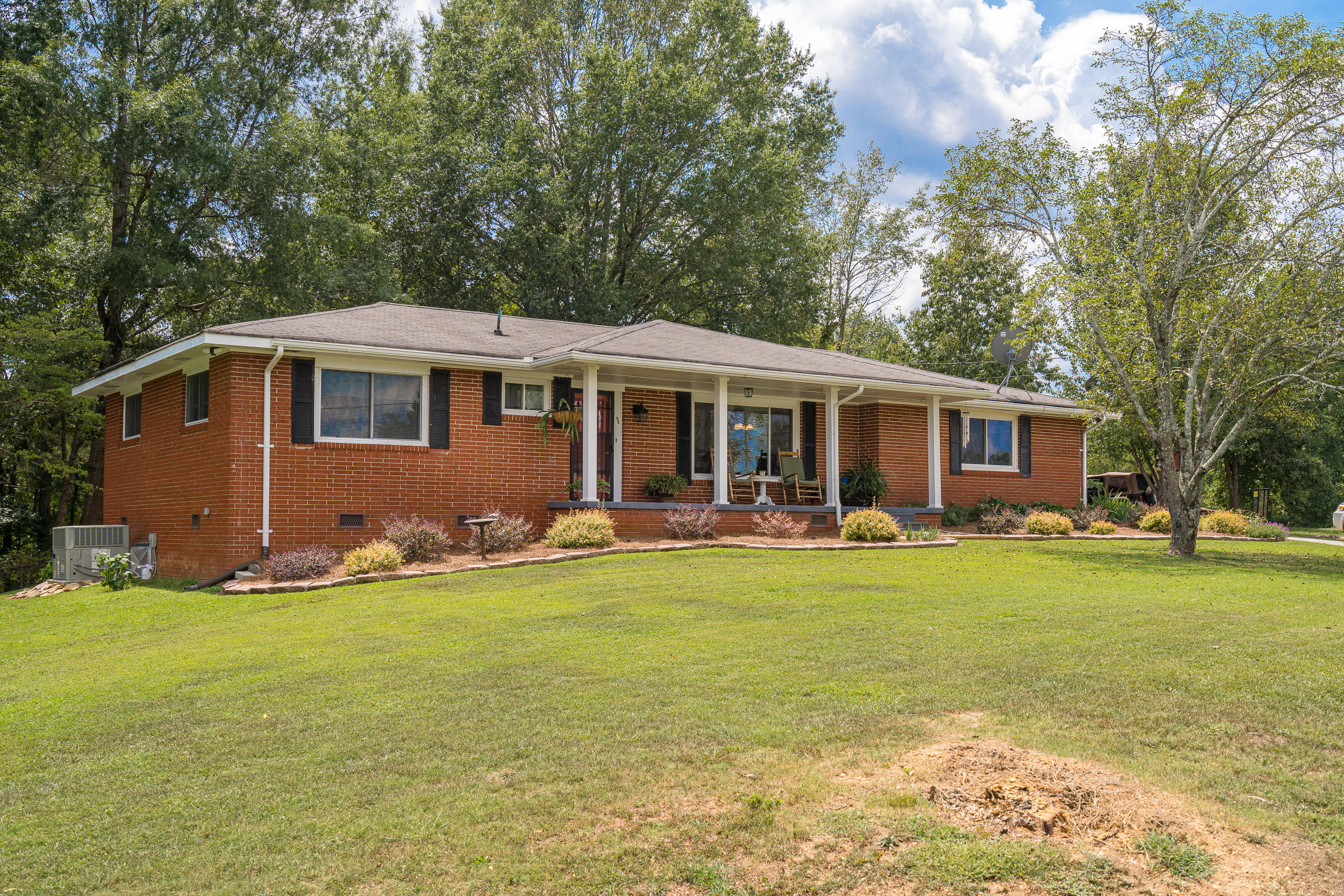 1116 Wooten Road Ringgold, GA 30736 - Photo 2 of 47 02