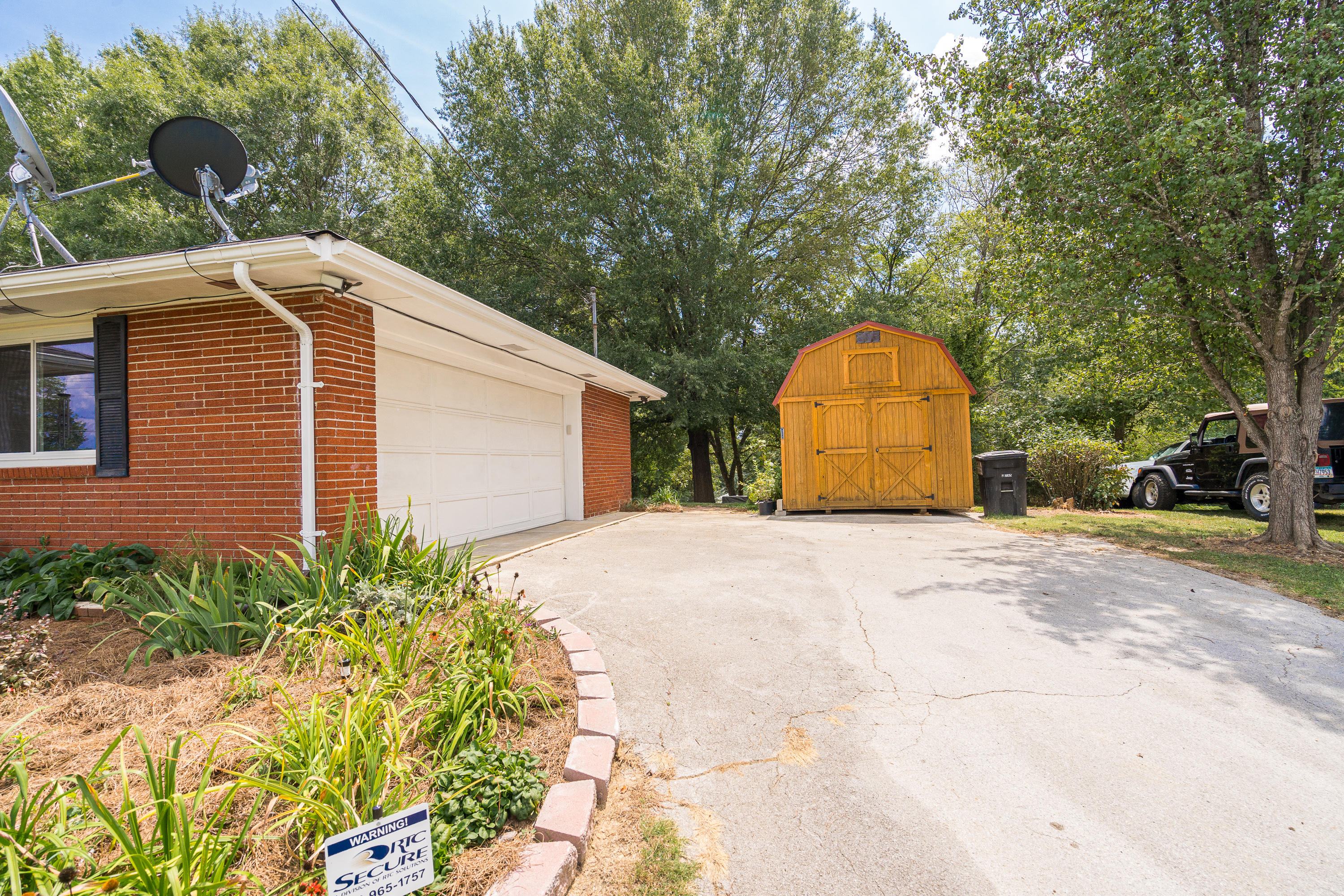 1116 Wooten Road Ringgold, GA 30736 - Photo 9 of 47 09