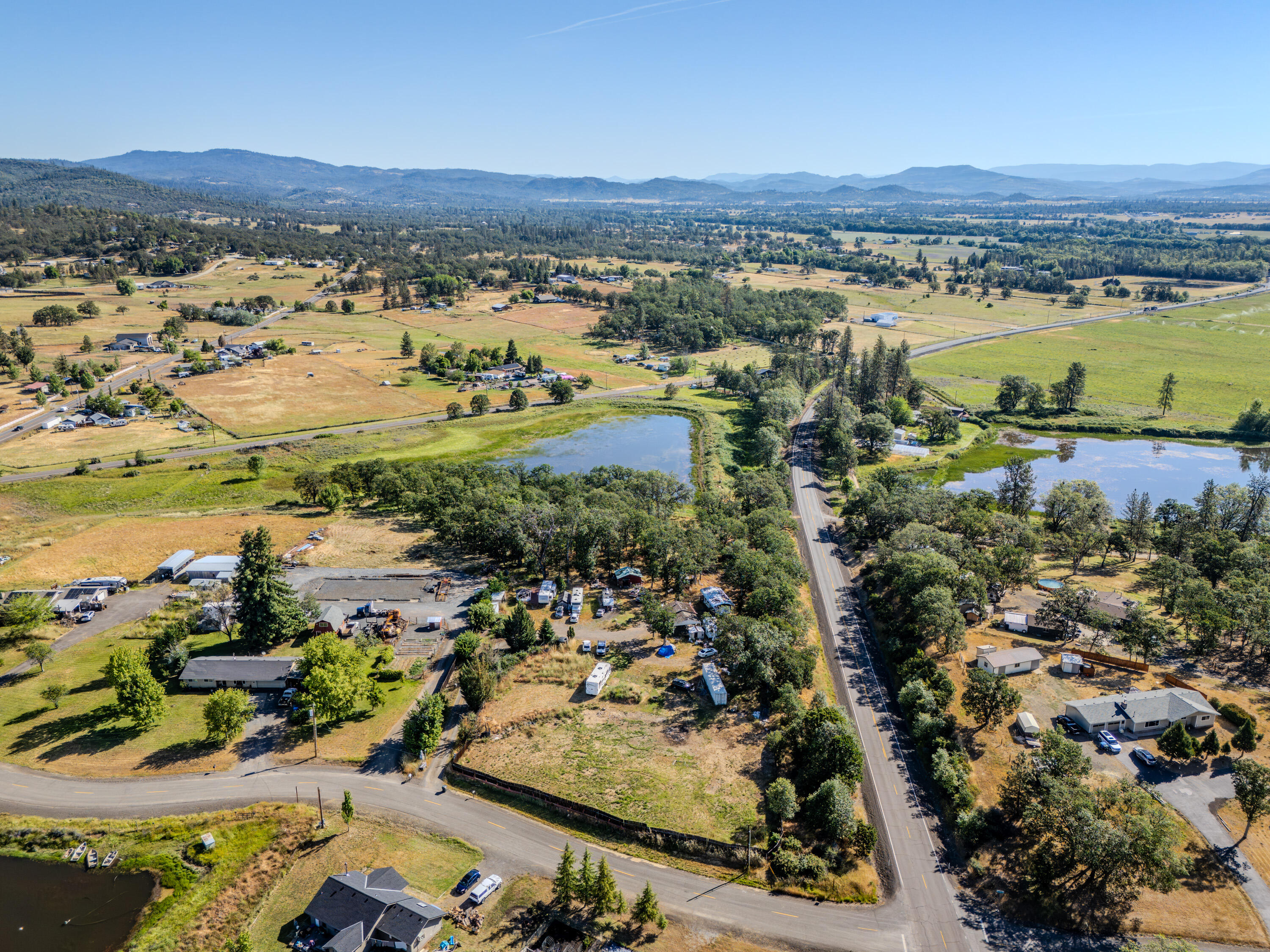 11775 Michael Road White City, OR 97503 - Photo 14 of 17 an aerial view of residential building and lake