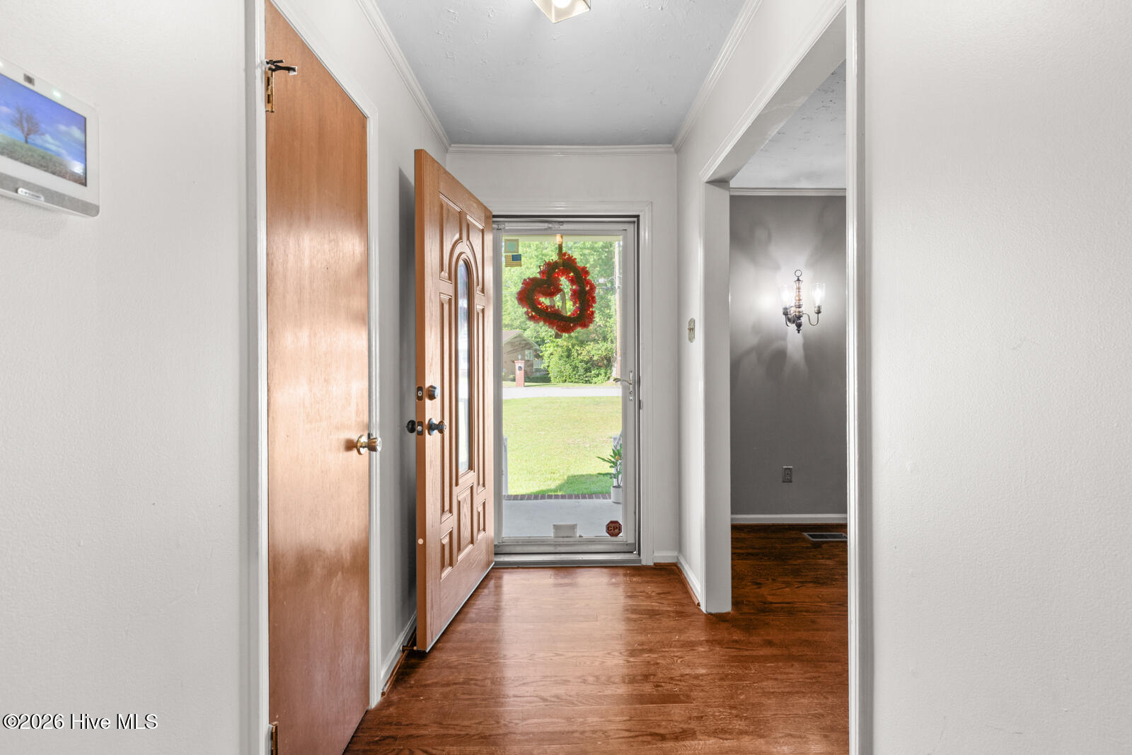 6 Laran Road Jacksonville, NC 28540 - Photo 8 of 41 The Foyer With Hardwood Floor
