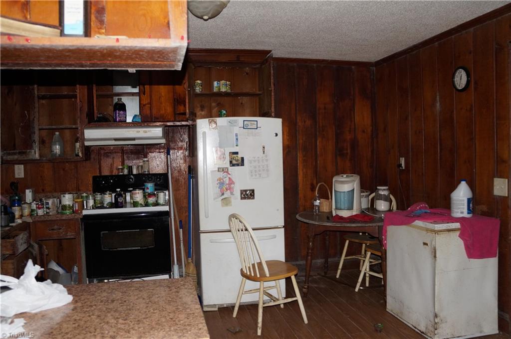 498 Giles Road Lexington, NC 27295 - Photo 5 of 42 Gallery Image 5