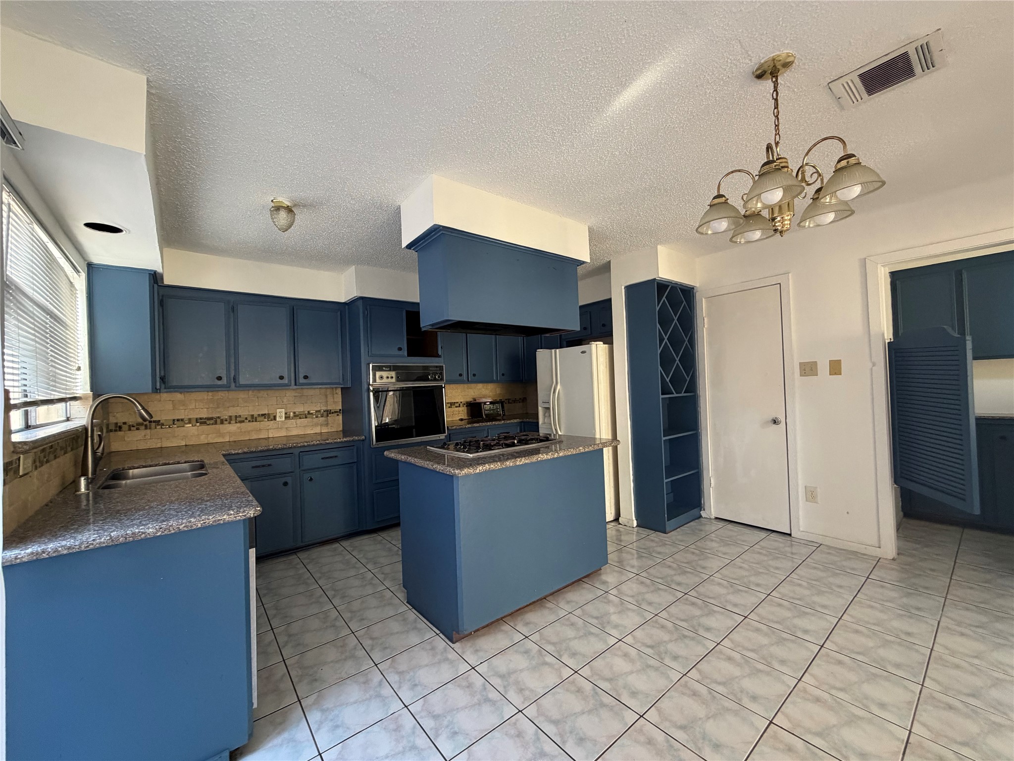 4307 Bugle Road Houston, TX 77072 - Photo 3 of 18