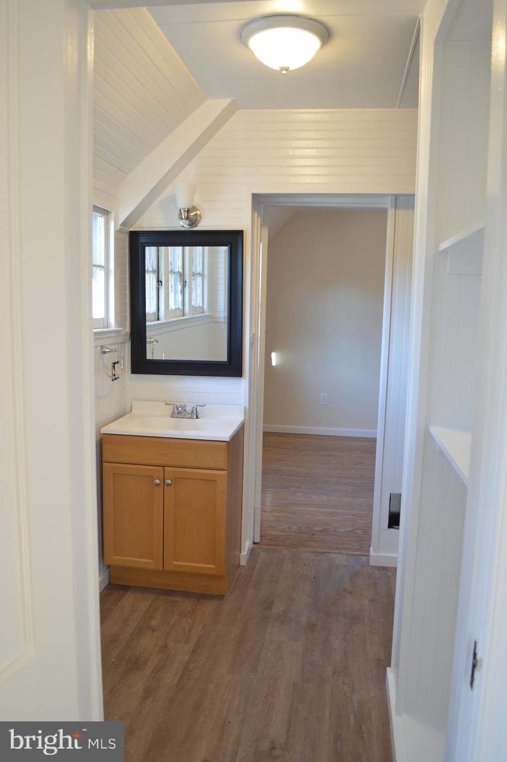 1851 Keith Road Abington, PA 19001 - Photo 11 of 22 2nd floor full-bath