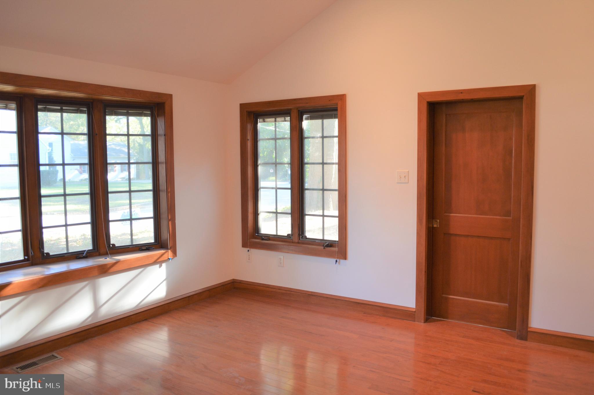 1851 Keith Road Abington, PA 19001 - Photo 12 of 22 1st floor master bedroom with pocket door