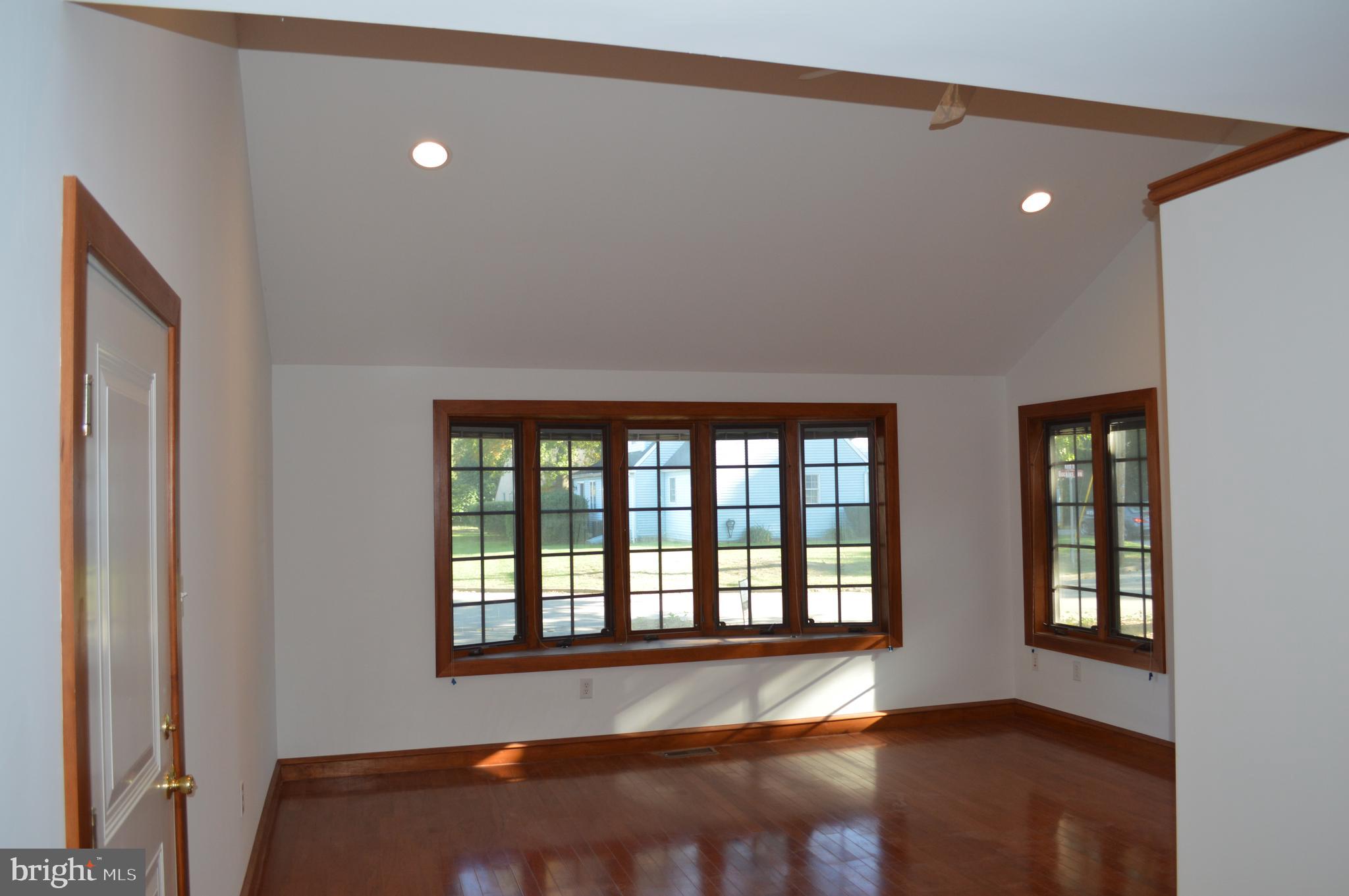 1851 Keith Road Abington, PA 19001 - Photo 9 of 22 1st floor master bedroom