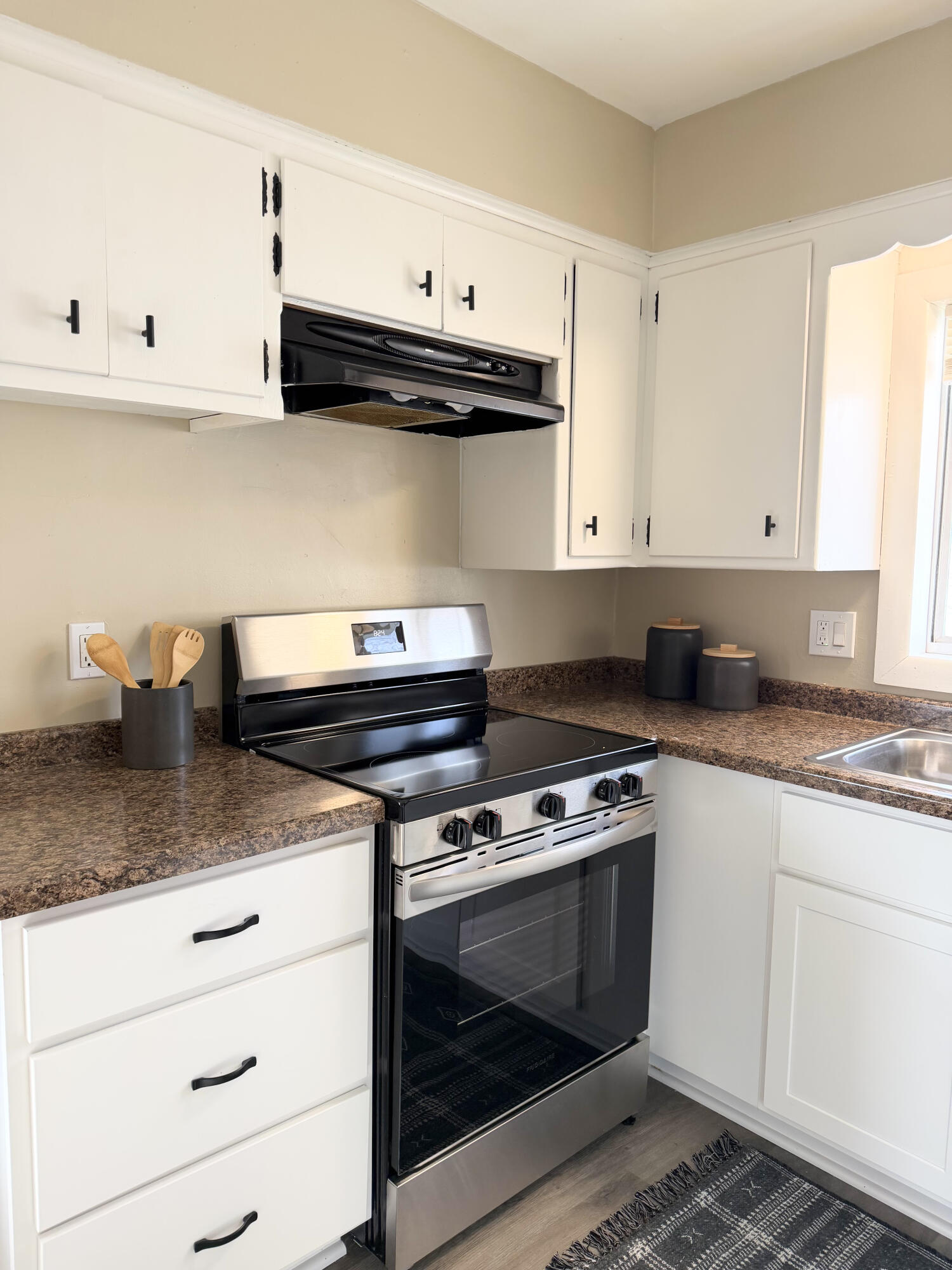 4630 North 80th Street Milwaukee, WI 53218 - Photo 5 of 14 img_0680_55092827783_o