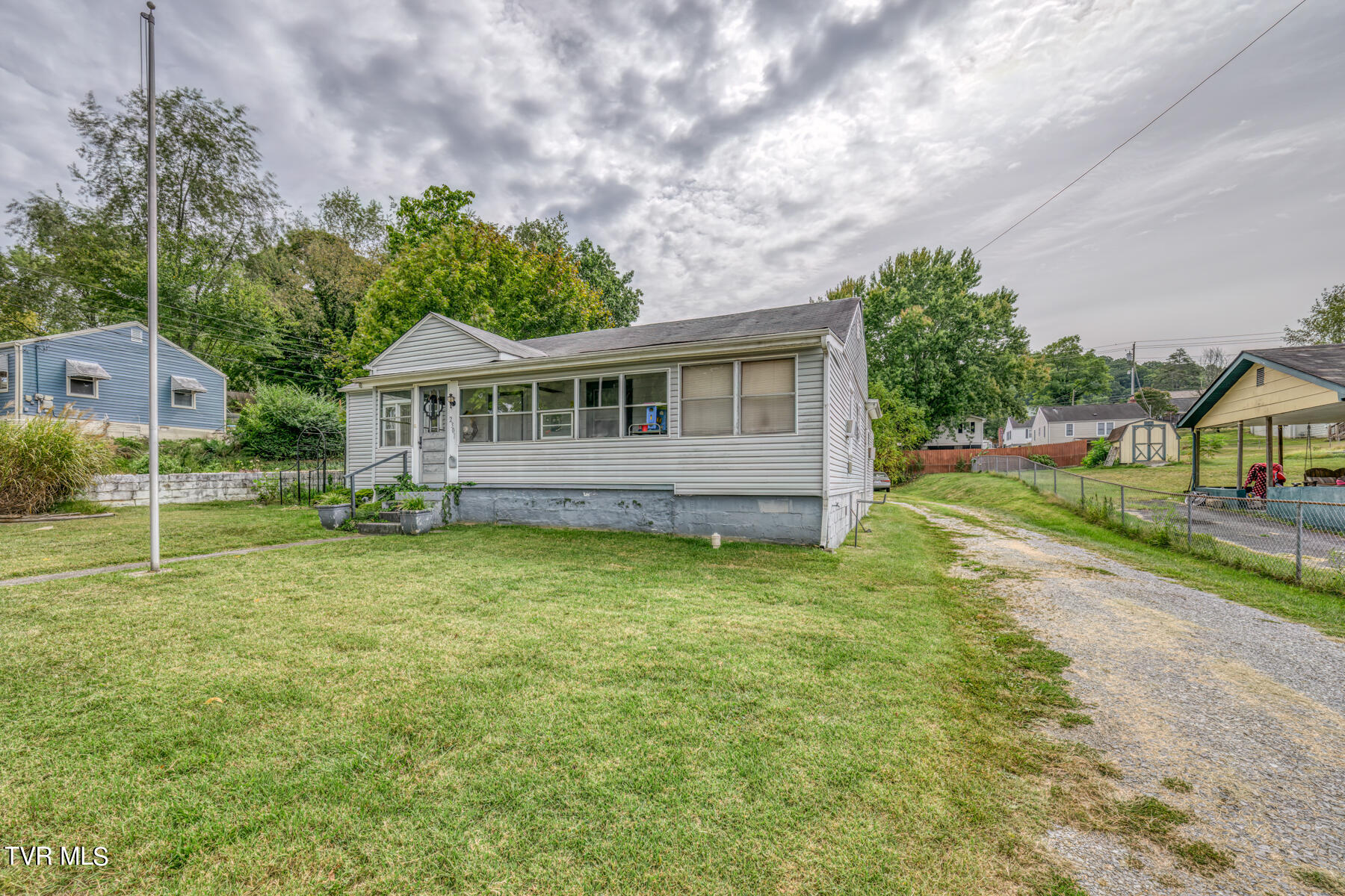 2301 Bay St-7