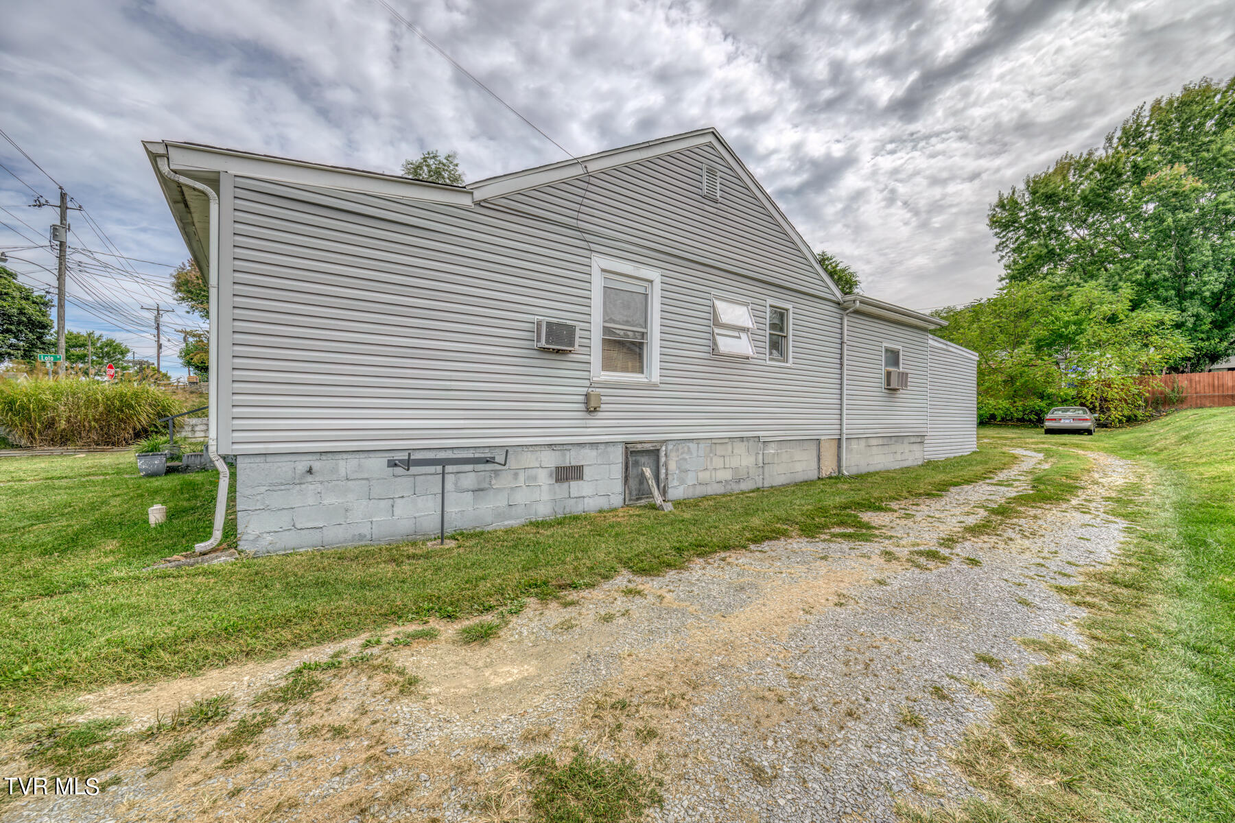2301 Bay Street Bristol, TN 37620 - Photo 8 of 14 2301 Bay St-8