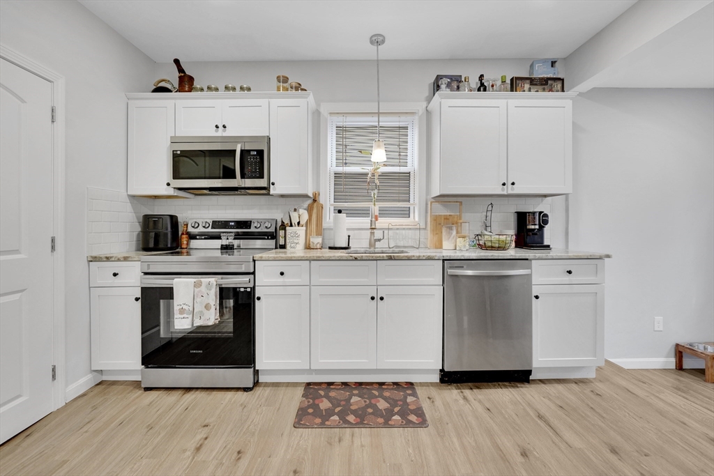 276 Dickinson Street Springfield, MA 01108 - Photo 12 of 39
