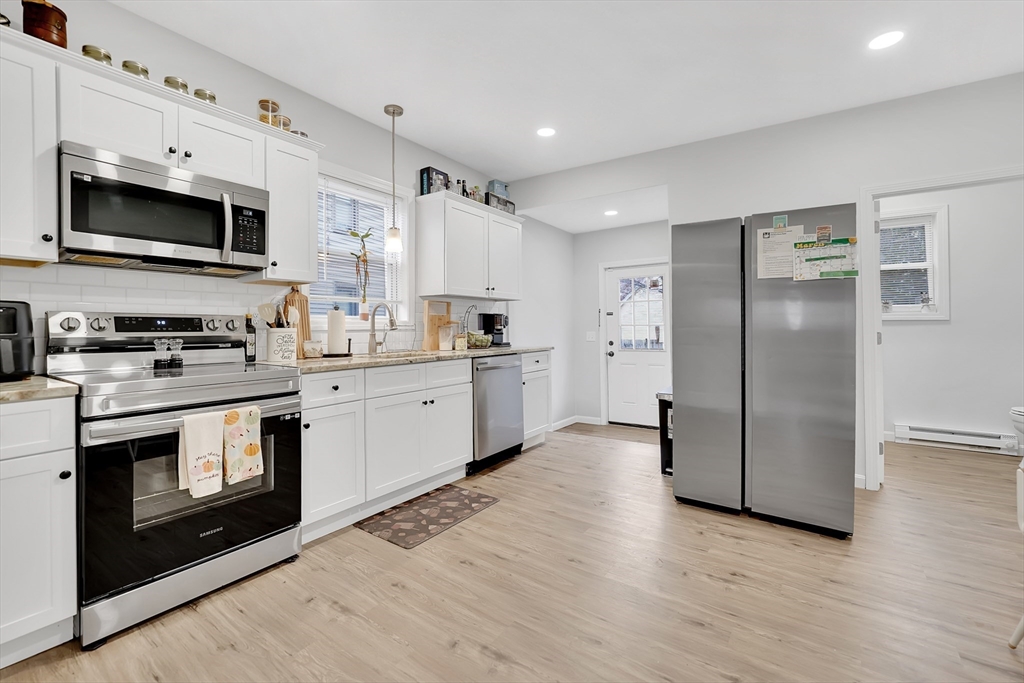 276 Dickinson Street Springfield, MA 01108 - Photo 13 of 39