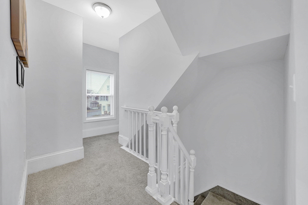 276 Dickinson Street Springfield, MA 01108 - Photo 17 of 39