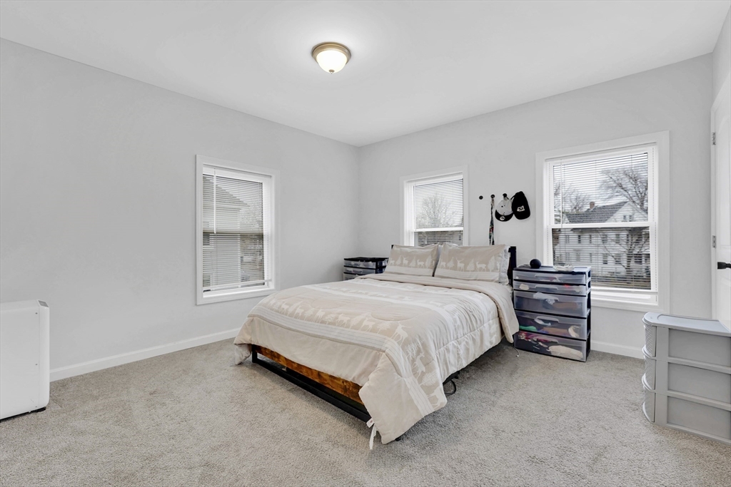 276 Dickinson Street Springfield, MA 01108 - Photo 18 of 39