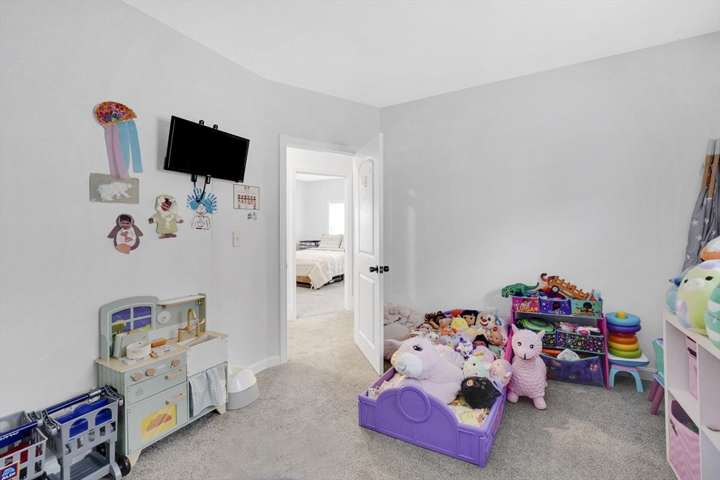 276 Dickinson Street Springfield, MA 01108 - Photo 21 of 39