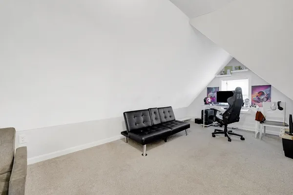 $329,999 | 276 Dickinson Street, Springfield, MA 01108