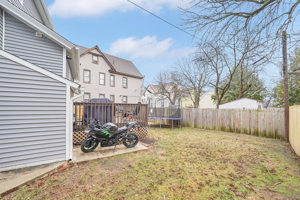 276 Dickinson Street Springfield, MA 01108 - Photo 33 of 39