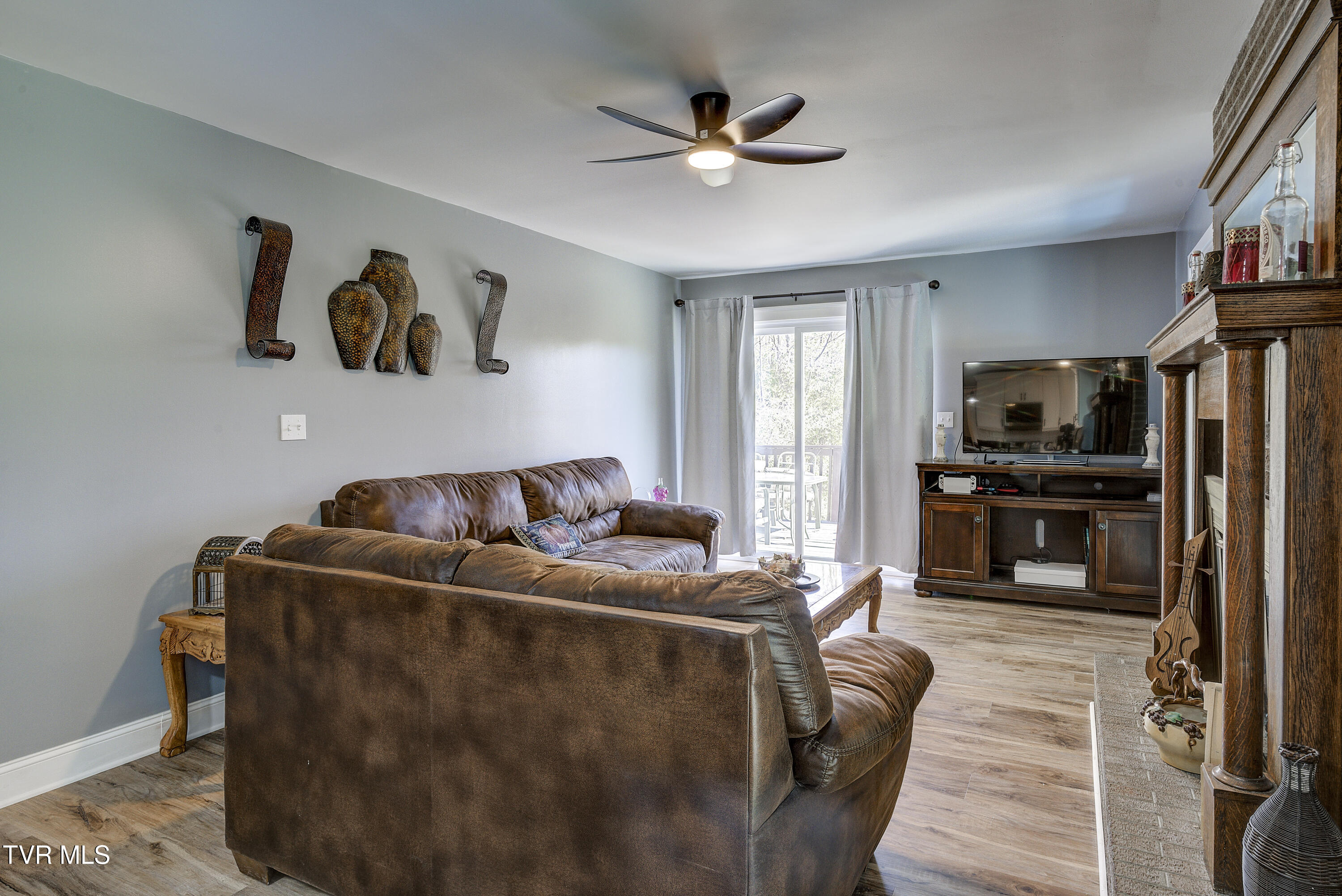 1604 Boones Creek Road Jonesborough, TN 37659 - Photo 16 of 100 Living Area