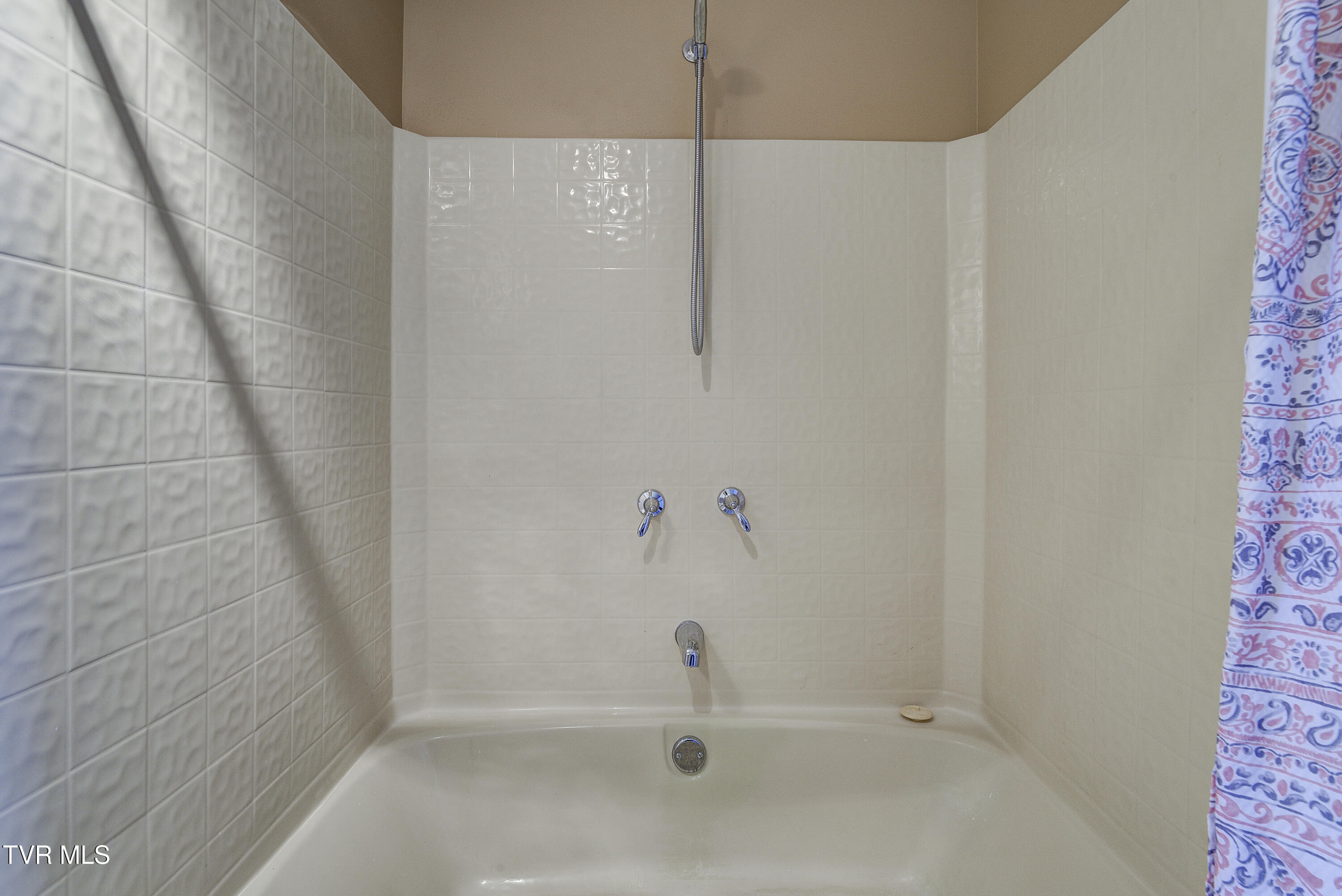 1604 Boones Creek Road Jonesborough, TN 37659 - Photo 39 of 100 Garden Tub