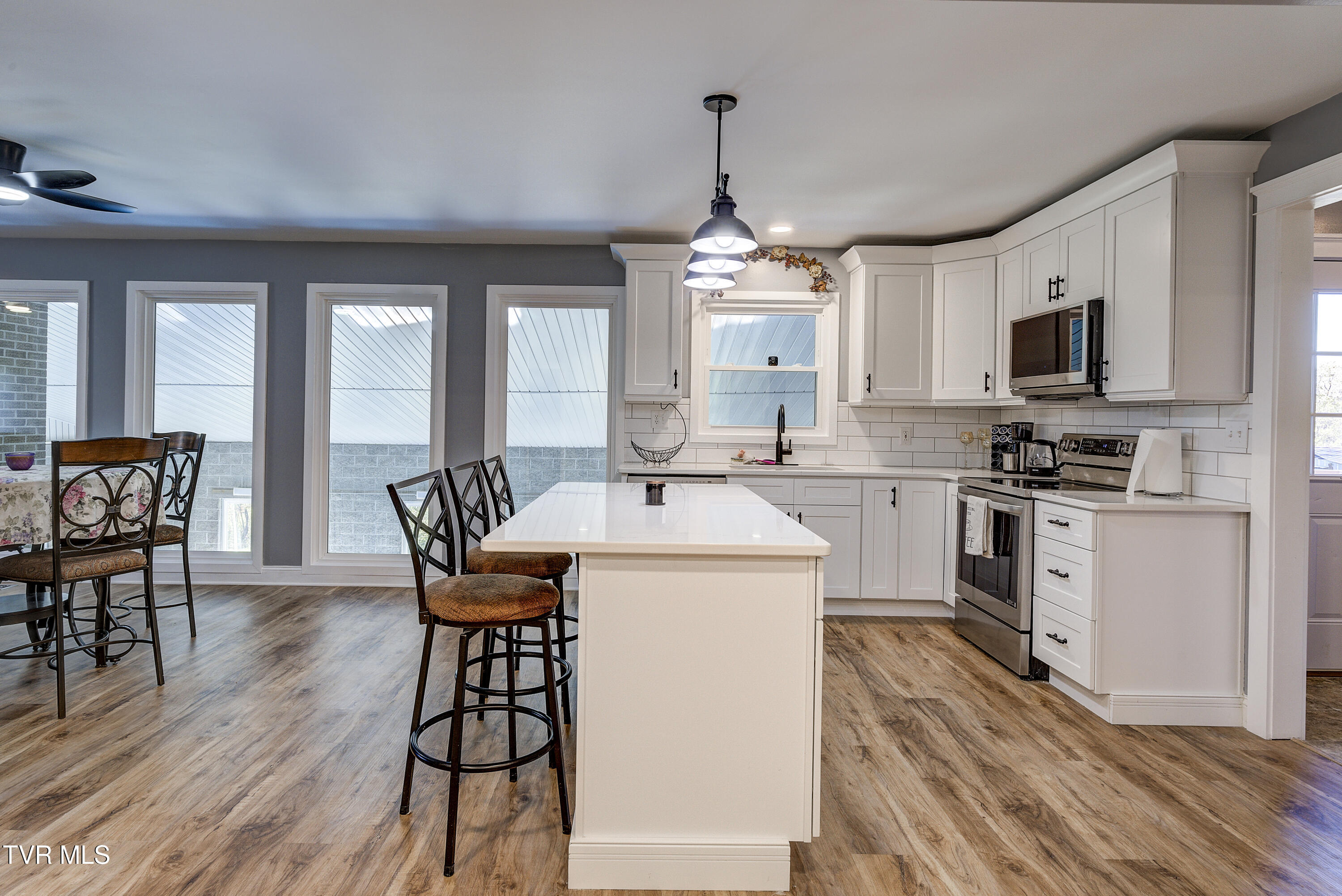 1604 Boones Creek Road Jonesborough, TN 37659 - Photo 7 of 100 Kitchen