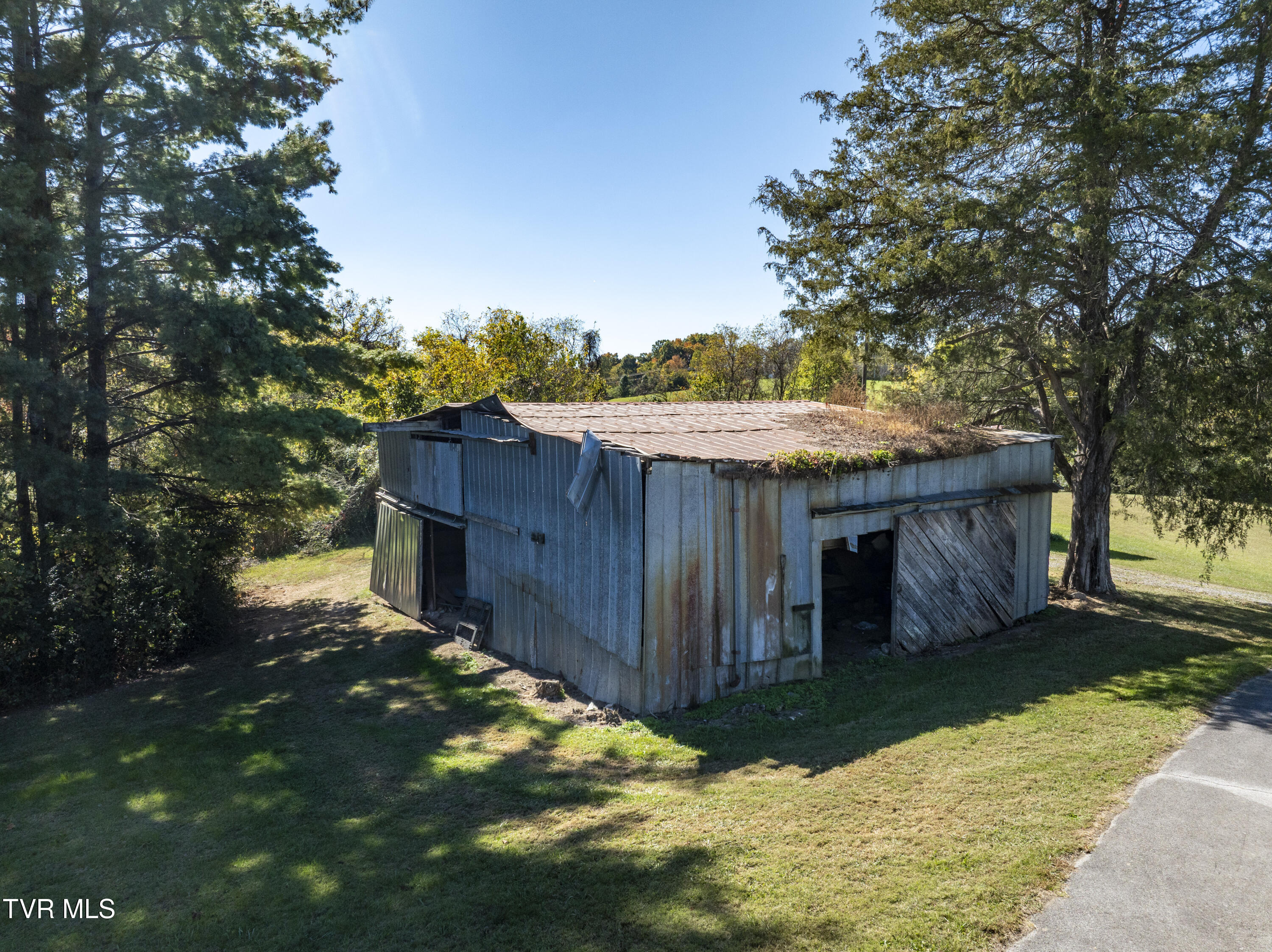 1604 Boones Creek Road Jonesborough, TN 37659 - Photo 99 of 100 Barn