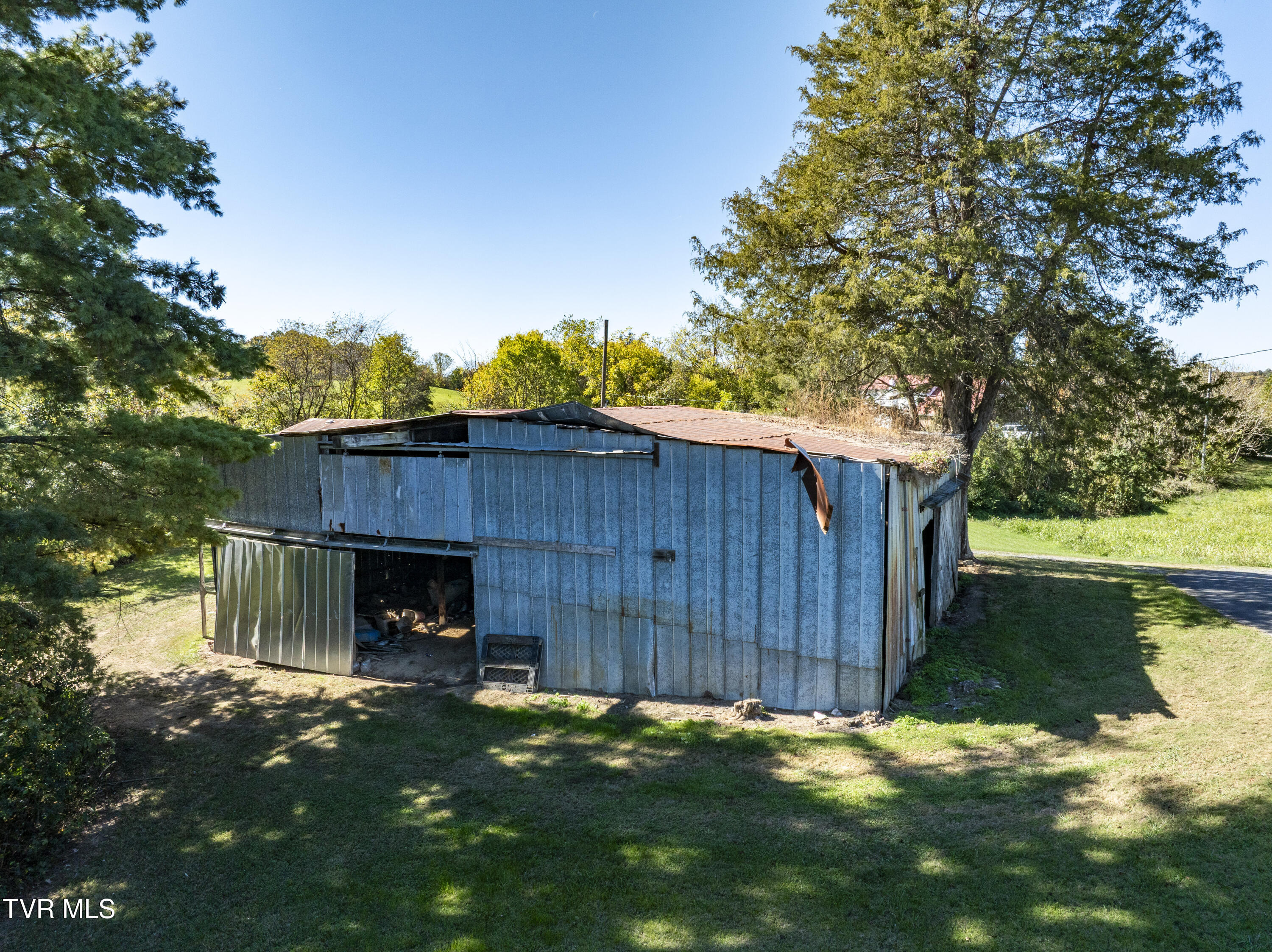 1604 Boones Creek Road Jonesborough, TN 37659 - Photo 100 of 100 Barn