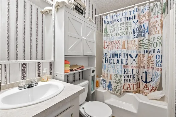 $450,000 | 1120 Falcon Drive, Florien, LA 71429