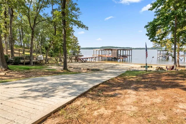 $450,000 | 1120 Falcon Drive, Florien, LA 71429
