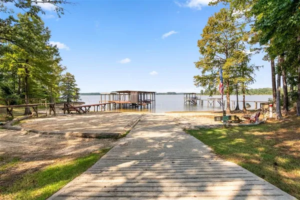 $450,000 | 1120 Falcon Drive, Florien, LA 71429