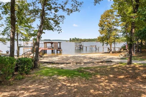 $450,000 | 1120 Falcon Drive, Florien, LA 71429