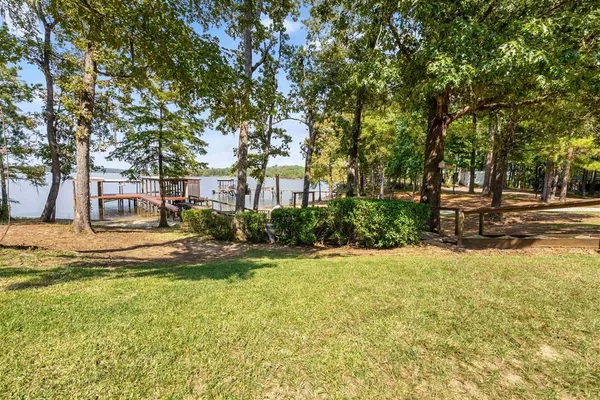 $450,000 | 1120 Falcon Drive, Florien, LA 71429