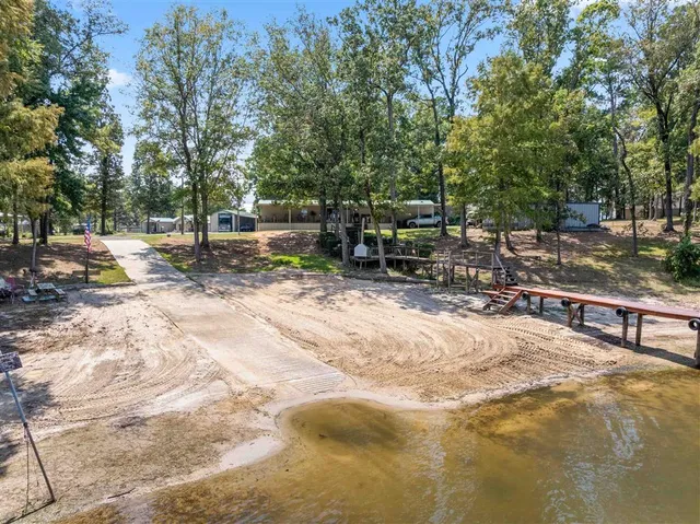 $450,000 | 1120 Falcon Drive, Florien, LA 71429