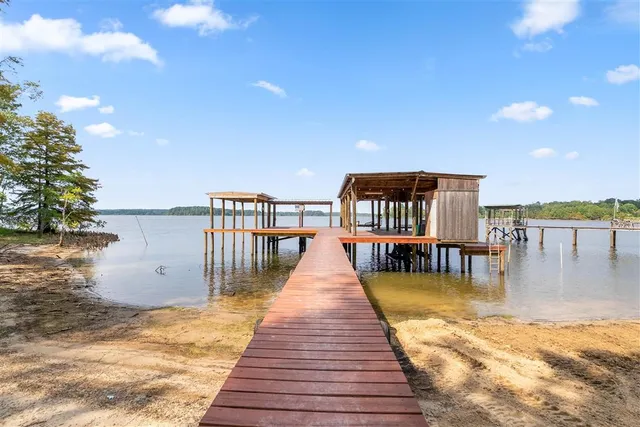 $450,000 | 1120 Falcon Drive, Florien, LA 71429