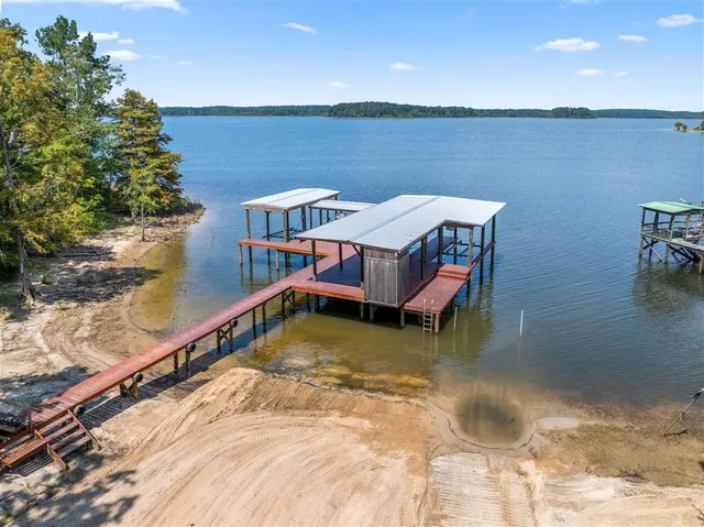 $450,000 | 1120 Falcon Drive, Florien, LA 71429