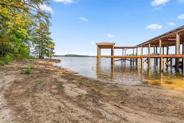 $450,000 | 1120 Falcon Drive, Florien, LA 71429