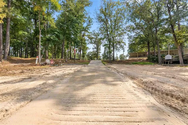 $450,000 | 1120 Falcon Drive, Florien, LA 71429