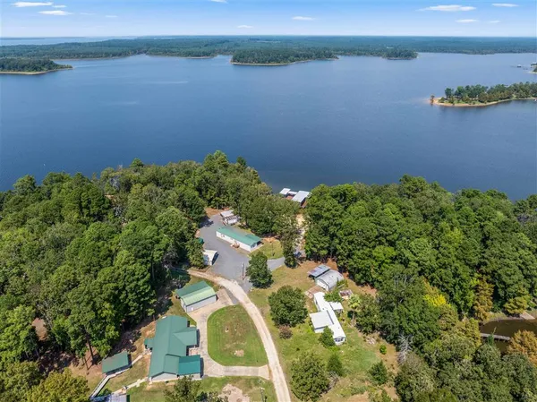 $450,000 | 1120 Falcon Drive, Florien, LA 71429