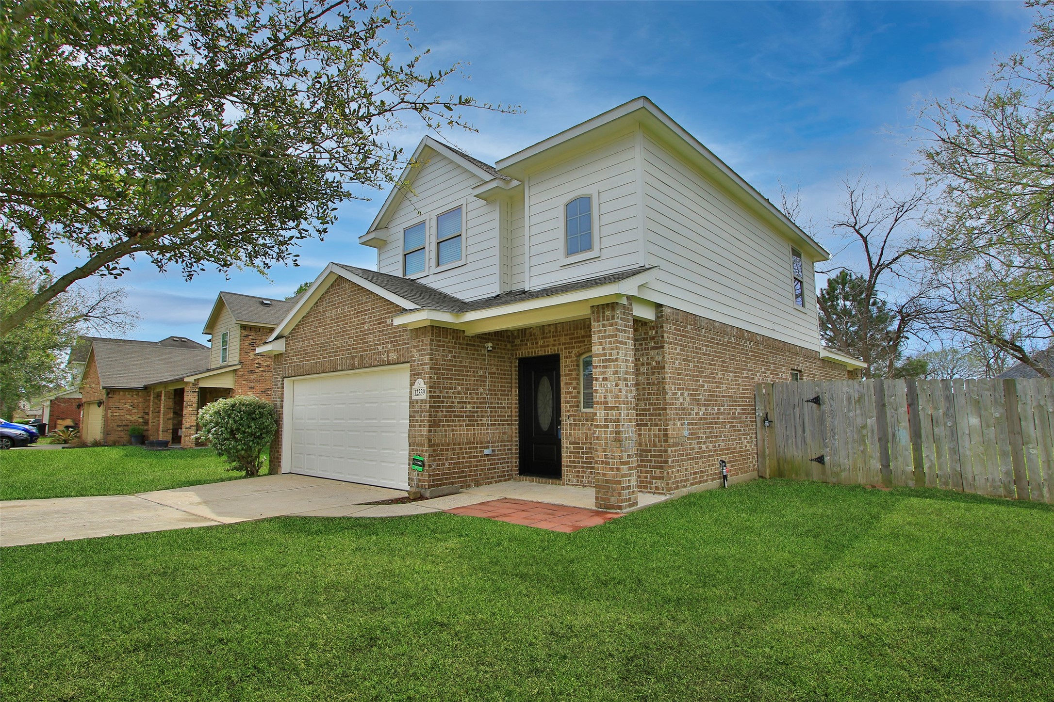12339 Ridgecrest Drive Willis, TX 77318 - Photo 3 of 49 Gallery Image 3