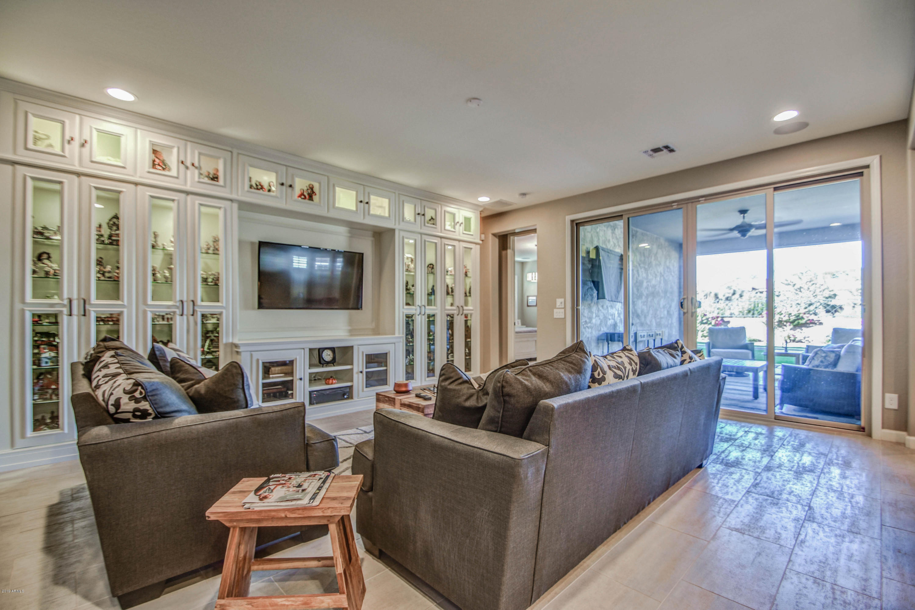 922 West Yellowstone Way Chandler, AZ 85248 - Photo 13 of 79 LIVING 5