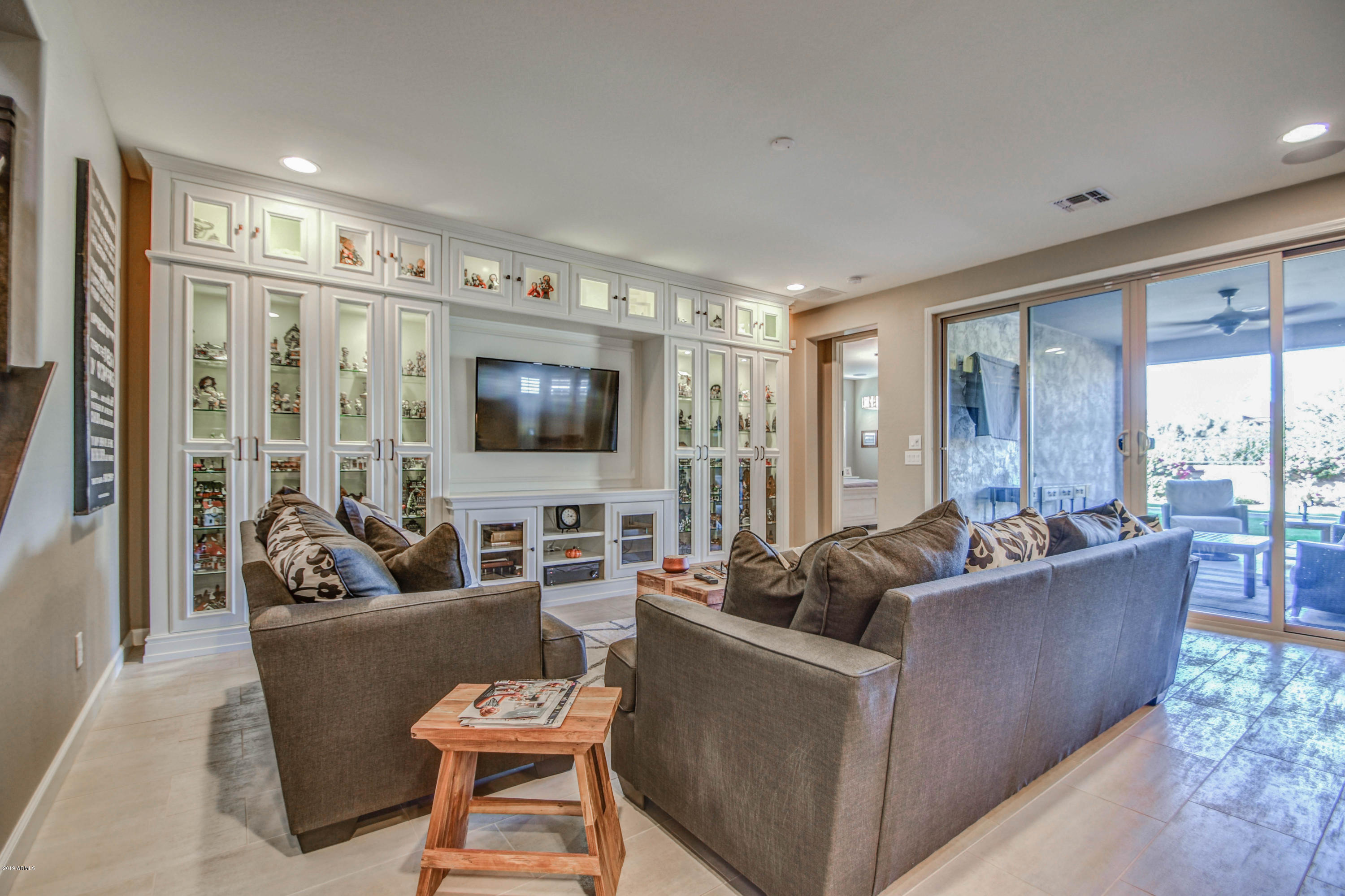 922 West Yellowstone Way Chandler, AZ 85248 - Photo 14 of 79 LIVING 6